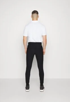 Lyle & Scott Airlight Trousers - Broek - Jet Black -Lyle & Scott Verkoop 20da8ea76c7d45cd975104eaac7001c4