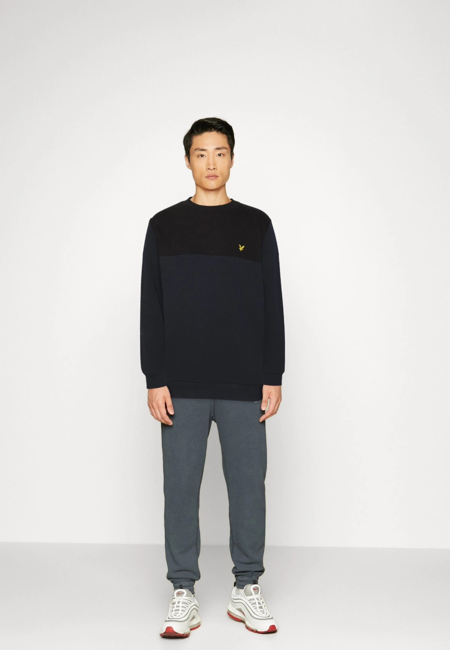 Lyle & Scott Contrast Yoke Crew Neck - Sweater - Dark Navy 2 Lyle & Scott Contrast Yoke Crew Neck - Sweater - Dark Navy - Afbeelding 2