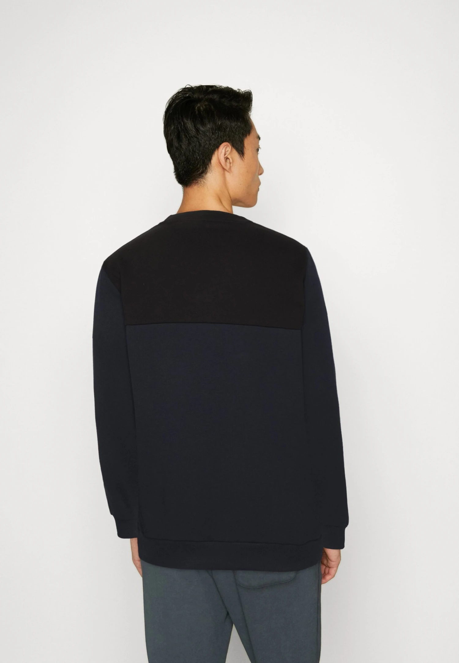 Lyle & Scott Contrast Yoke Crew Neck - Sweater - Dark Navy 3 Lyle & Scott Contrast Yoke Crew Neck - Sweater - Dark Navy - Afbeelding 3