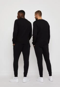 Lyle & Scott Crew Neck - Sweater - Jet Black 9 Lyle & Scott Crew Neck - Sweater - Jet Black -Lyle & Scott Verkoop 3997d7f0361248dd9ecd5c460c0b3698