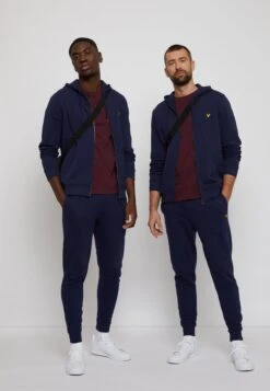 Lyle & Scott Zip Through Hoodie - Sweater Met Rits - Navy 10 Lyle & Scott Zip Through Hoodie - Sweater Met Rits - Navy -Lyle & Scott Verkoop 4c9a369c37e6486f86124addac5a1ad9