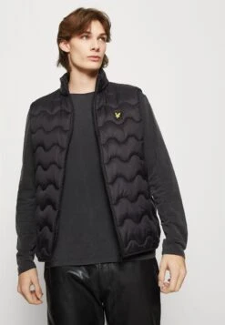 Lyle & Scott Crest Quilted Gilet - Bodywarmer - Jet Black 9 Lyle & Scott Crest Quilted Gilet - Bodywarmer - Jet Black -Lyle & Scott Verkoop 528d4017bde34308b3624e7e2aebe9e6