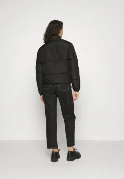 Lyle & Scott Puffer Jacket - Winterjas - Jet Black 7 Lyle & Scott Puffer Jacket - Winterjas - Jet Black -Lyle & Scott Verkoop 5be085c58f3940f4ba3848c67fc8a44a