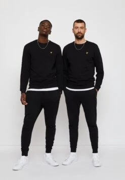 Lyle & Scott Crew Neck - Sweater - Jet Black 10 Lyle & Scott Crew Neck - Sweater - Jet Black -Lyle & Scott Verkoop 708d691e80f94b83856306189f200977