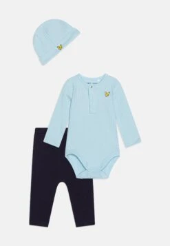 Lyle & Scott Wide Fit Hat Set - Muts - Light Blue