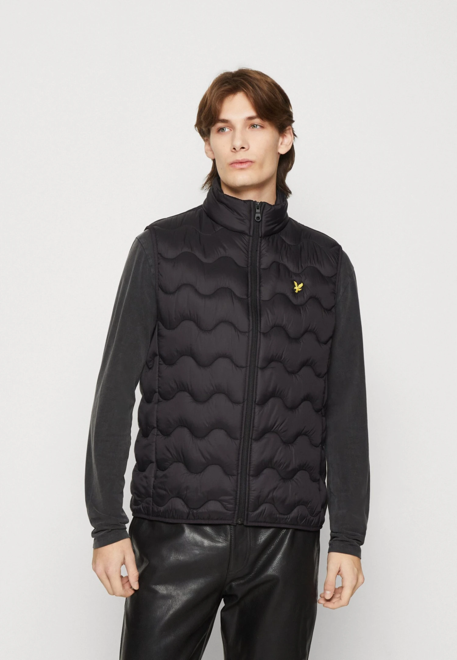 Lyle & Scott Crest Quilted Gilet - Bodywarmer - Jet Black 1 Lyle & Scott Crest Quilted Gilet - Bodywarmer - Jet Black