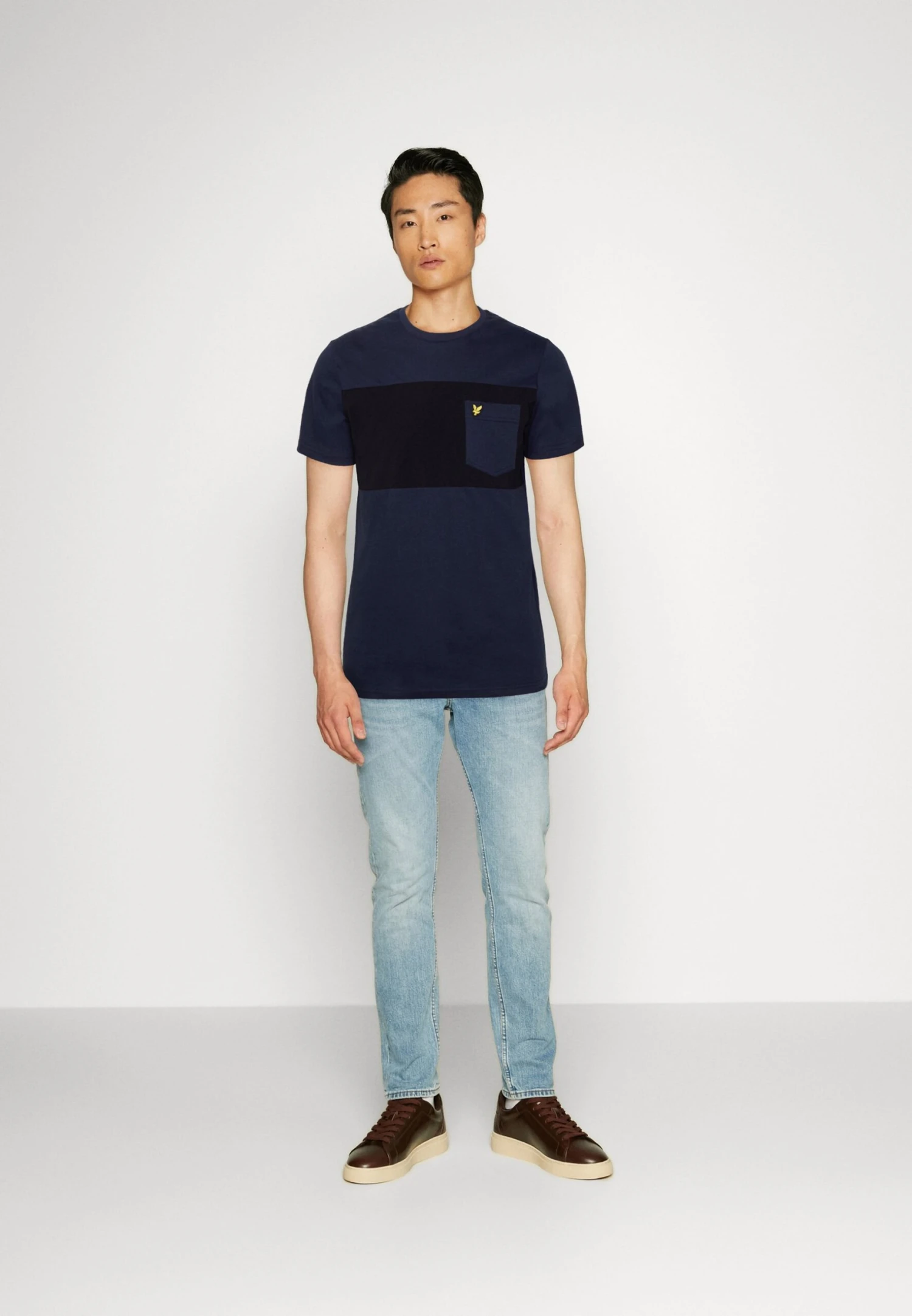 Lyle & Scott Utility Pocket - T-Shirt Print - Dark Navy 2 Lyle & Scott Utility Pocket - T-Shirt Print - Dark Navy - Afbeelding 2