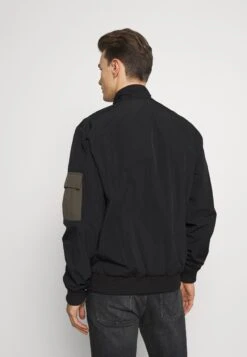 Lyle & Scott Zip Track Jacket - Trainingsvest - Jet Black -Lyle & Scott Verkoop 9febc341ccd44c9183699bca03528014