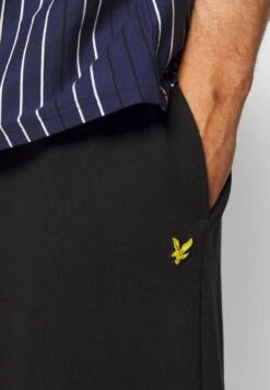 Lyle & Scott Plus - Shorts - Jet Black -Lyle & Scott Verkoop a0d26cdf4bfc4c3084c5a0199d3dcf9e