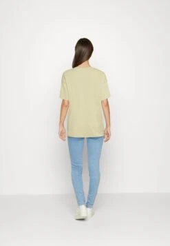 Lyle & Scott Oversized - T-Shirt Basic - Natural Green -Lyle & Scott Verkoop a6c7c3b49f574a48a82724a4a98989d6