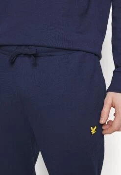 Lyle & Scott Collegiate Crew Jogger Pack - Sweater - Navy -Lyle & Scott Verkoop a9925282e65c4fe9a98cbca352890061