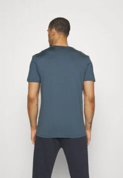 Lyle & Scott Shoulder Branded Tee - Sport T-Shirt - Light Navy 7 Lyle & Scott Shoulder Branded Tee - Sport T-Shirt - Light Navy -Lyle & Scott Verkoop ac781268ad7d45ec85bc535582d2f6cc