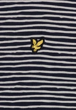 Lyle & Scott Stripe Tee - T-Shirt Print - Navy 5 Lyle & Scott Stripe Tee - T-Shirt Print - Navy -Lyle & Scott Verkoop af3e84cd150748b3aac3ad1607cbc2cd