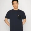 Lyle & Scott Grid Pocket - T-Shirt Print - Dark Navy/Jet Black