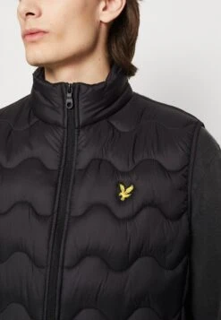 Lyle & Scott Crest Quilted Gilet - Bodywarmer - Jet Black 11 Lyle & Scott Crest Quilted Gilet - Bodywarmer - Jet Black -Lyle & Scott Verkoop d00be5bb785d43079b3dcf6b54450760