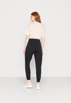 Lyle & Scott Pant - Trainingsbroek - Jet Black -Lyle & Scott Verkoop d2a2cb8ca10d4a69a6daea21021f6fcd