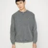 Lyle & Scott Washed Crewneck- Sweater - Jet Black