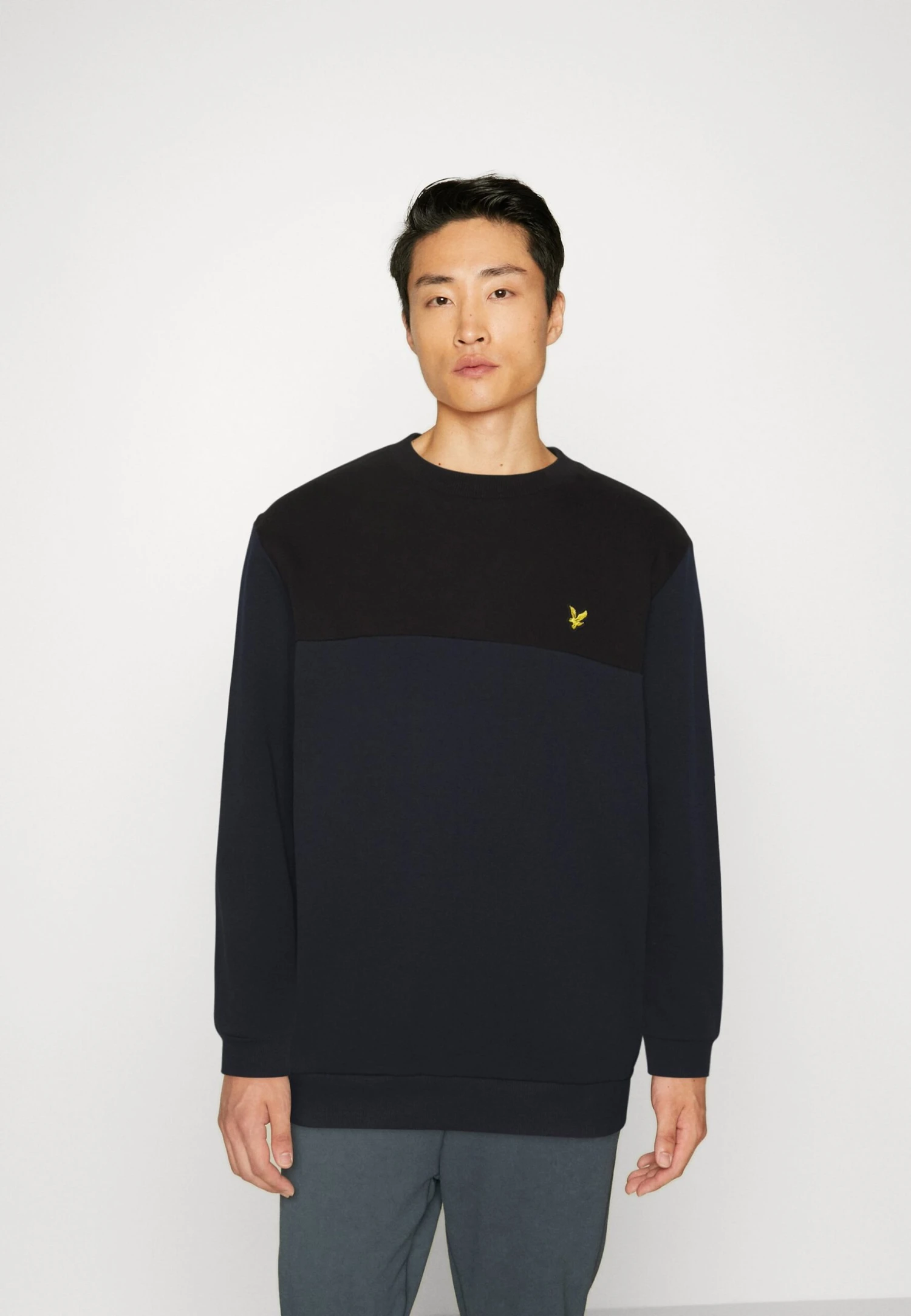 Lyle & Scott Contrast Yoke Crew Neck - Sweater - Dark Navy 1 Lyle & Scott Contrast Yoke Crew Neck - Sweater - Dark Navy