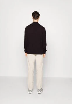 Lyle & Scott Mouline Roll Neck Jumper - Trui - Beetroot/Jet Black 7 Lyle & Scott Mouline Roll Neck Jumper - Trui - Beetroot/Jet Black -Lyle & Scott Verkoop e7827d70abe440a2abdb0fead8ae4293