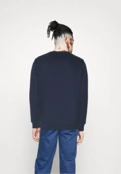 Lyle & Scott Collegiate Crew Neck - Sweater - Navy 8 Lyle & Scott Collegiate Crew Neck - Sweater - Navy -Lyle & Scott Verkoop ecfab6945a8d4b2abef669473527777d