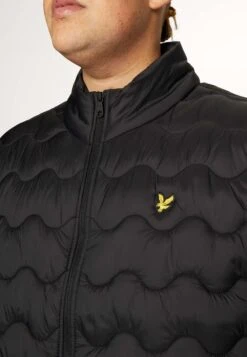 Lyle & Scott Plus Crest Quilted Gilet - Bodywarmer - Jet Black 11 Lyle & Scott Plus Crest Quilted Gilet - Bodywarmer - Jet Black -Lyle & Scott Verkoop ee3afe38d27644c2b708755701ecb6d1