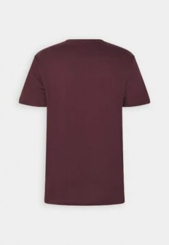 Lyle & Scott Utility Pocket - T-Shirt Print - Beetroot -Lyle & Scott Verkoop f7fb7abc945241f28e92c042d3d0a5d4